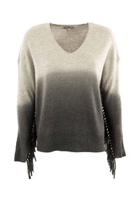 Maglione grigio ombré in morbido filato con scollatura a V, polsini a costine e dettagli frangiati sulle maniche, che passa da tonalità chiare a scure.