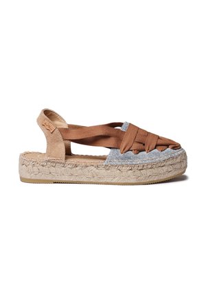 Brune og grå espadrille-sandaler med vævet tekstiloverdel, elastiske stropper og sål af jutesnor. Flad sål med en struktureret finish.