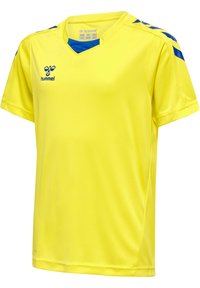 Gul sportsjersey med blå accenter, korte ærmer og v-hals design. Fremstillet af letvægts, åndbart materiale velegnet til sportstøj.