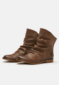 Felmini CLASH - Botines - camel