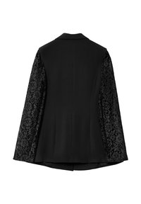 Blazer nero con lunghe maniche in pizzo. Tessuto liscio sul corpo, forma strutturata, con rever a punta e dettagli in pizzo scallop.