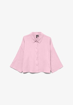 Lys rosa teksturert bomulls skjorte med knappelukking, brede trekvart ermer og klassisk krage, lagt flatt på hvit bakgrunn.