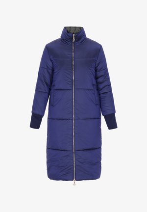 Donkerblauwe gewatteerde jas met een hoge kraag, ritssluiting aan de voorkant en zijzakken. Voorzien van elastische manchetten en een halflang design. Gladde textuur.