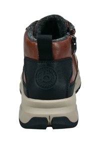 Braun- und schwarze Leder-Sneaker mit beiger Sohle, grauem gepolstertem Kragen, Zuglasche hinten und Reißverschluss an der Seite, von hinten dargestellt.