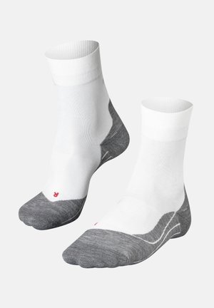 RU4 RUNNING MEDIUM CUSHIONING - Chaussettes de sport - white/grey