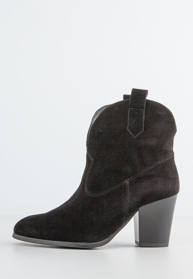 Botine clasice