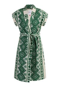 Zaļš un balts rakstains mētels ar īsām piedurknēm, apkakli un atbilstošu jostu. Iezīmē ģeometriskus rakstus un teksturētu audumu.