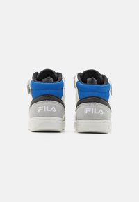 fila sneakers homme violet
