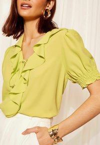 Friends Like These RUFFLE FRONT PUFF SLEEVE REGULAR FIT - Palaidinė - green
