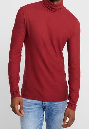 Koszulka z długim rękawem i golfem w jednolitym bordowym kolorze, wykonana z lekkiego materiału, cechująca się dopasowanym fasonem i miękką fakturą.