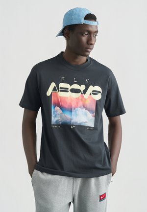 TEE FLY ABOVE - Nyomott mintás póló - off noir