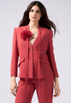 Oltre STRUTTURATA CON FIORE DECORATIVO - Sako - rosso