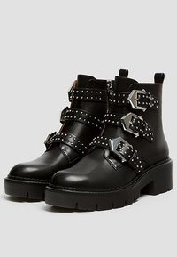 PULL&BEAR Botines bajos - black