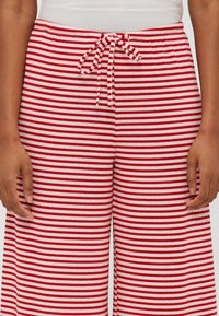 Gina Tricot Petite STRIPED SOFT TROUSERS - Hlače - white/red