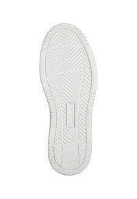 White rubber shoe sole with a textured pattern, featuring a zigzag design and a central logo area labeled "s.Oliver" and size "37."