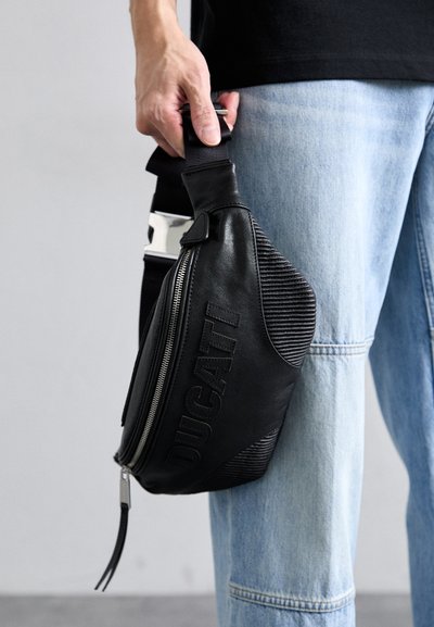 Dsquared2 DUCATI BAG - Riñonera - black