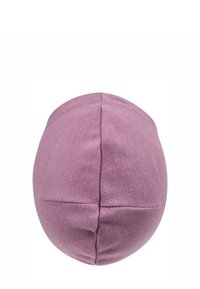 Rosa gestrickte Mütze, runde Kuppelform, weiche Textur, mit sichtbaren Nähten und glatter Oberfläche. Keine Muster oder Akzente vorhanden.