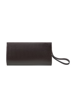 Brun læder clutch pung med en glat tekstur, rektangulær form og en håndledsrem. Har minimal syning og ingen synlig hardware.