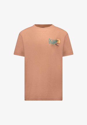 Roze katoenen T-shirt met korte mouwen, met een turquoise en gouden "OCEAN VIBE" opdruk en een palmboomgrafiek op het linker borstgebied.