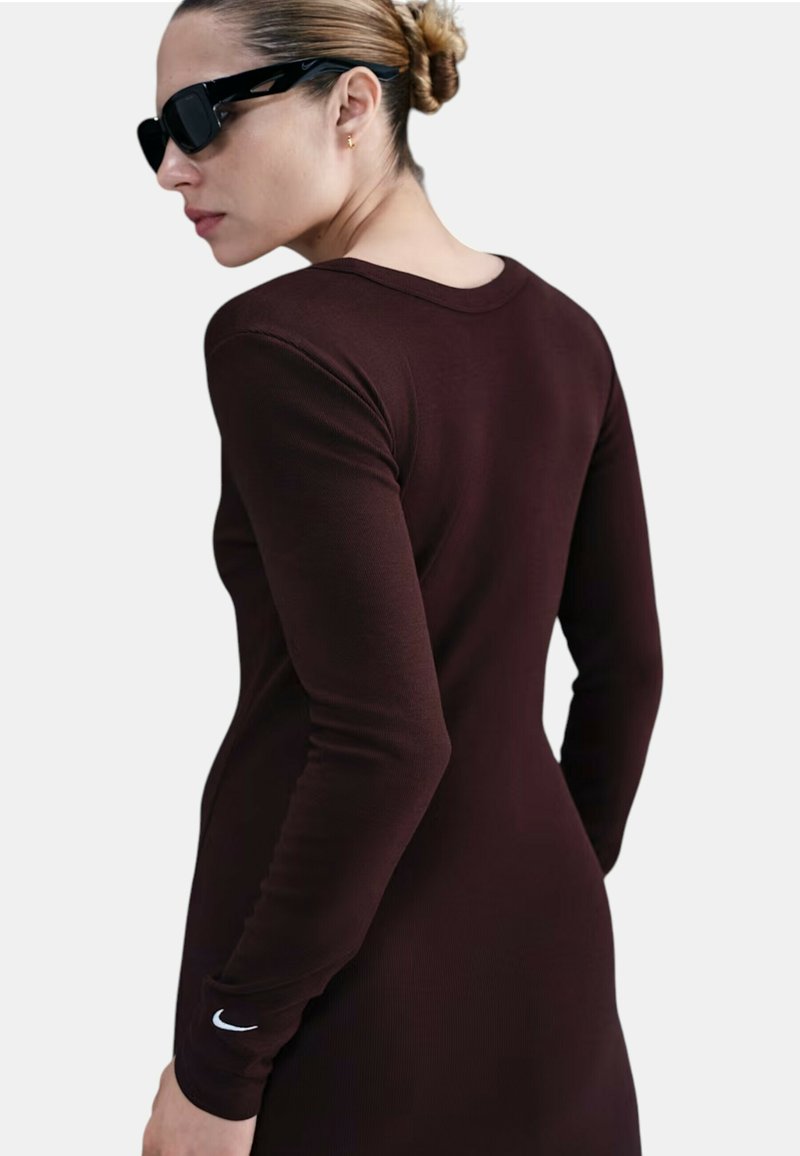 Nike Sportswear CHILL MIDI - Shift dress - bordeaux - Zalando