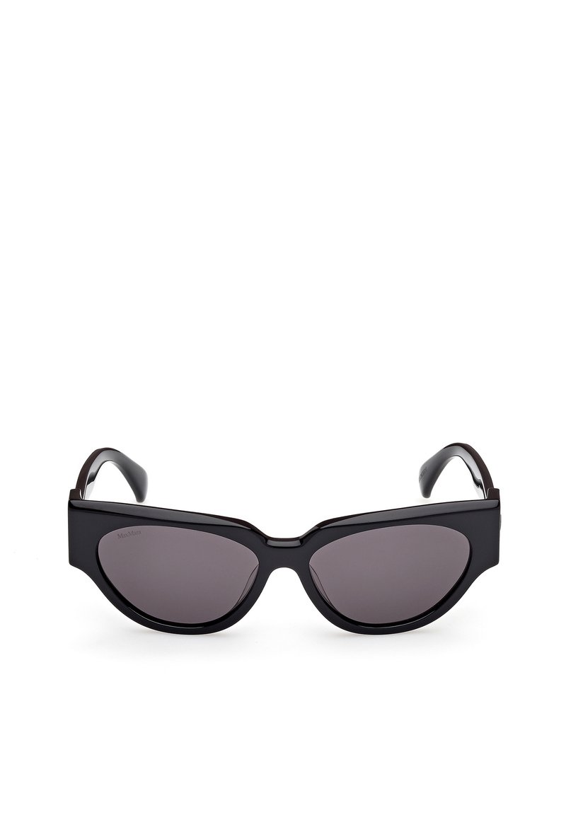 Ochelari de soare cu montură din plastic negru și lentile întunecate. Prezintă un design unghiular și o finisare netedă, lucioasă.