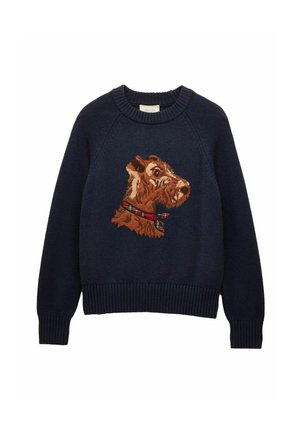 Marineblauer Strickpullover mit einem gestickten Hundekopf in Brauntönen und einem karierten Kragen. Gerippter Ausschnitt und Saum. Weiche Textur.