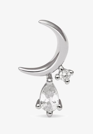 Boucle d'oreille en forme de croissant de lune argenté avec un pendentif en cristal en forme de poire et un petit accent en cristal rond, finition polie, texture lisse.