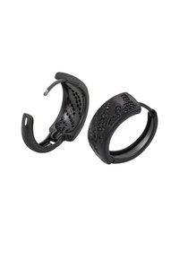 Černé pryskyřicové náušnice ve tvaru kruhu s texturovaným povrchem, zdobené vyvýšenými akcenty a černými krystaly pro větší detail. Design bez propíchnutí.