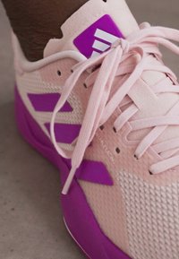adidas Performance RAPIDMOVE  - Trainingsschuh - sandy pink/purple burst