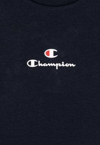 Champion RETRO SPORT CREWNECK CONTRAST SMALL LOGO UNISEX - Camiseta estampada - new navy/white/red