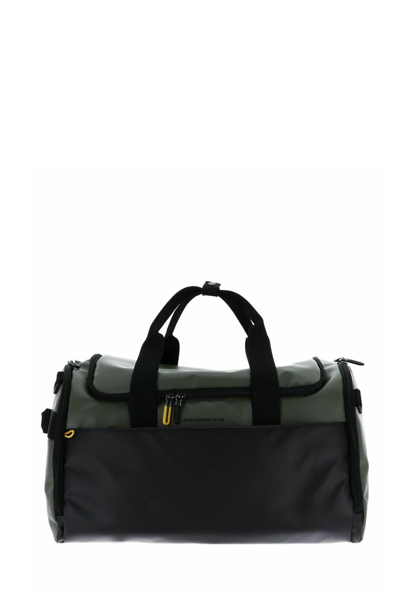 Sac de sport vert et noir en matériau durable. Dispose de deux poignées supérieures, d'une poche zippée, d'un accent de fermeture éclair jaune et d'une forme arrondie.