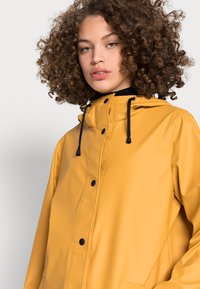 ONLY ELLEN - Parca - honey mustard
