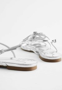 Next FOREVER COMFORT BOW REGULAR WIDE - Sandaalit nilkkaremmillä - silver