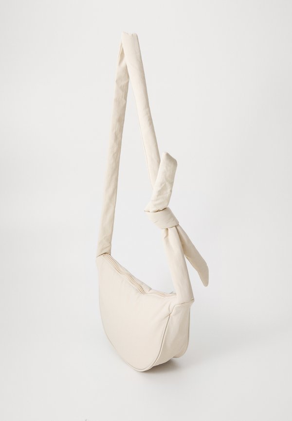 PCAMANDA KNOT BUMBAG - Cross body bag - sandshell3