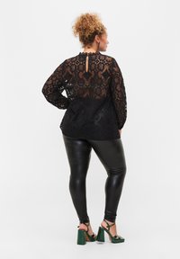 Zizzi Tajice-hlače - black