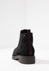 s.Oliver BLACK LABEL Botines bajos - black