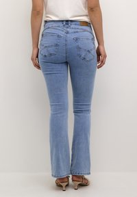Cream AMALIE Bootcut jeans texsas medium blue denim tobac