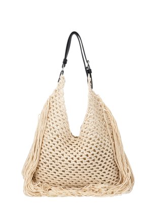 Borsa a spalla beige in macramè con lunghe frange sui lati e tracolla regolabile in pelle nera.