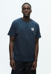 DOUBLE A BY W.W. ACE  - Print T-shirt - outer space