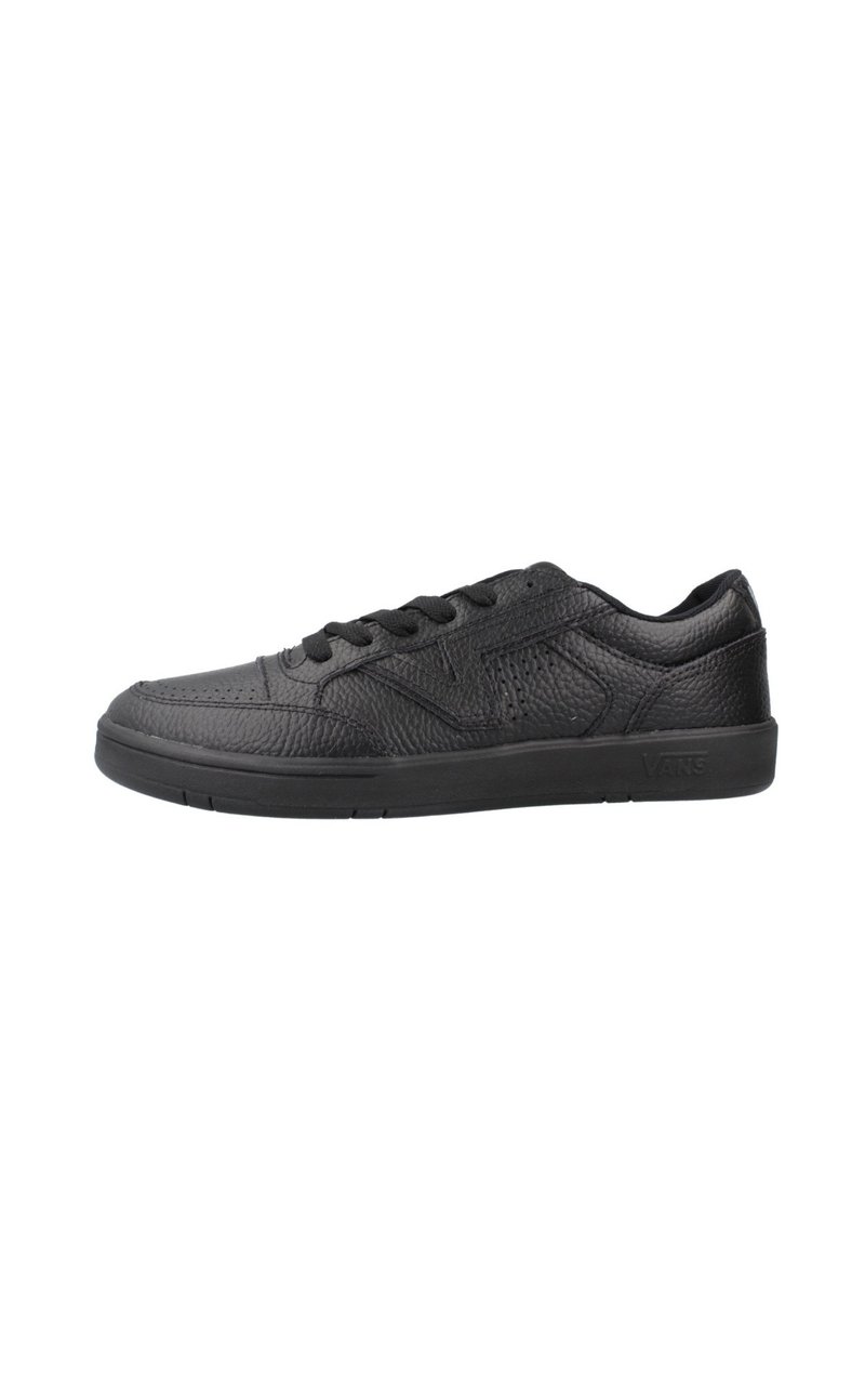 Sneakers en cuir noir avec une tige texturée, une semelle en caoutchouc plate et un bout rond. Dotées de lacets noirs et d'un marquage subtil sur le côté.