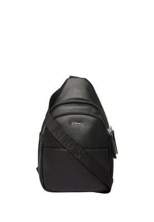 Czarna, teksturowana skórzana torebka na ramię z logo "s.Oliver", dwoma zamykanymi na zamek komorami i regulowanym, materiałowym paskiem z napisem marki.