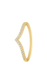 Gouden ring met een chevrondesign, versierd met kleine witte edelstenen aan één kant, wat een gestructureerd en glinsterend effect creëert.