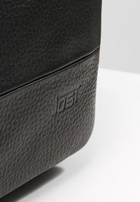 Jost Sac bandoulière - black