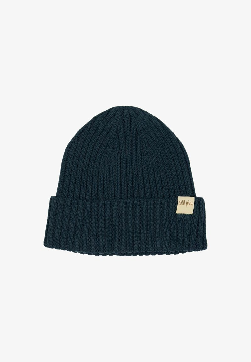 Berretto lavorato a maglia in teal scuro, caratterizzato da una texture a coste e un risvolto. Include un piccolo etichetta rettangolare sul fronte.