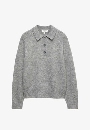Maglione grigio lavorato a maglia con scollo con colletto, patta con tre bottoni e polsini a coste. Texture morbida con leggere variazioni di tonalità.