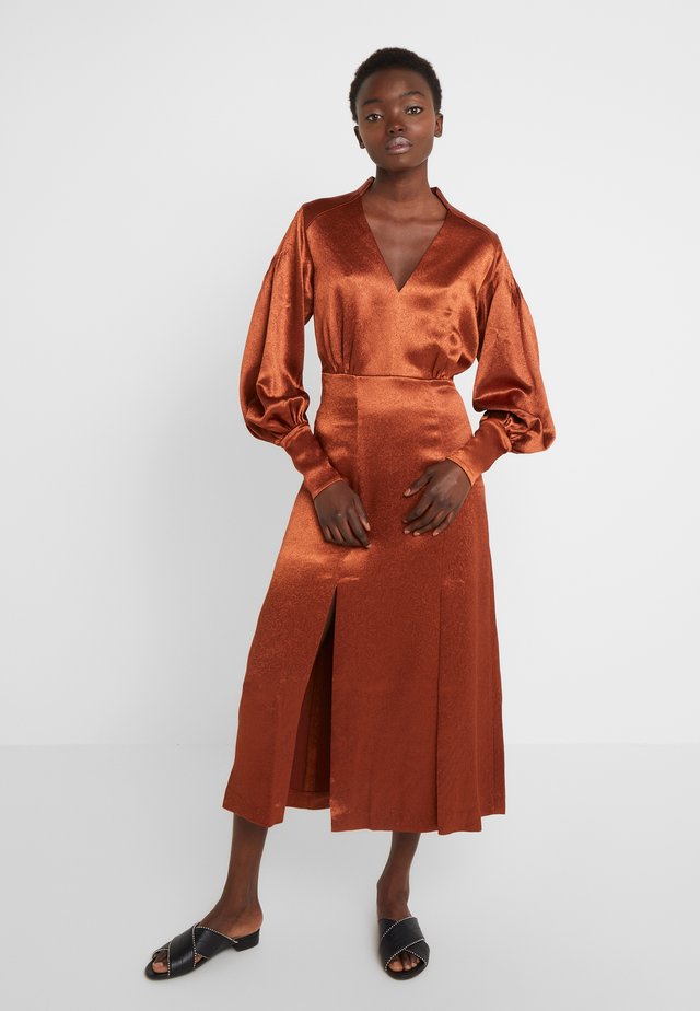 SUNSET DRESS - Juhlamekko - bronze
