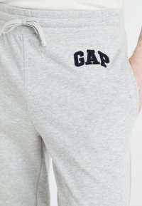 GAP - Spodnie treningowe