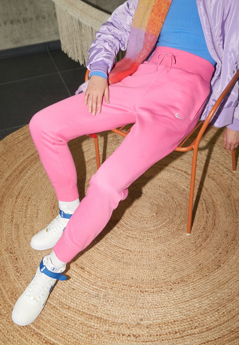 Nike Sportswear PHOENIX W NSW STYLE FLC HR PANT STD - Calças de fato de treino - pinksicle/sail