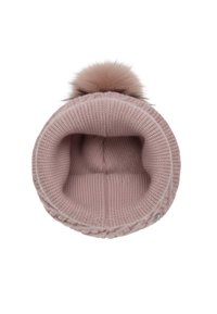 Gebreide roze beanie met een geribbelde textuur en een faux fur pompon bovenop. Beschikt over een comfortabele binnenvoering en decoratieve kabelgebreide accenten.