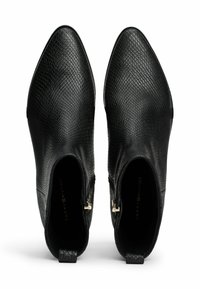 Tommy Hilfiger FLAT SNAKE - Korte laarzen - black